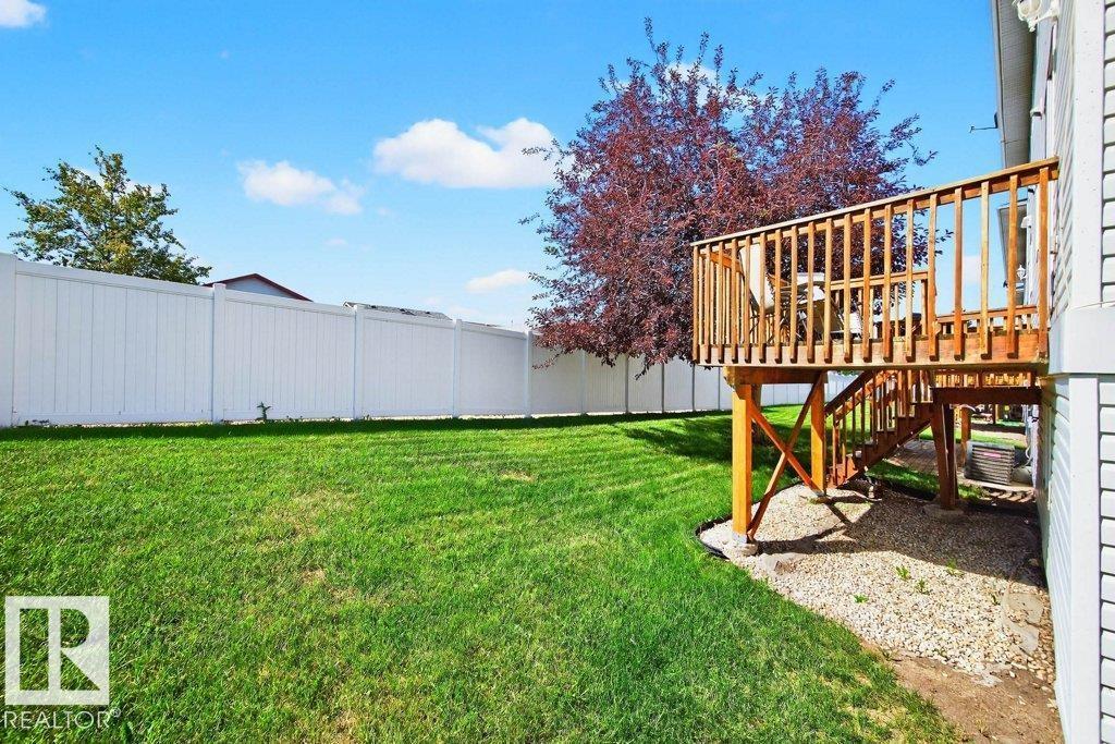 Photo 23 of 8329 160 Av Nw, Edmonton AB