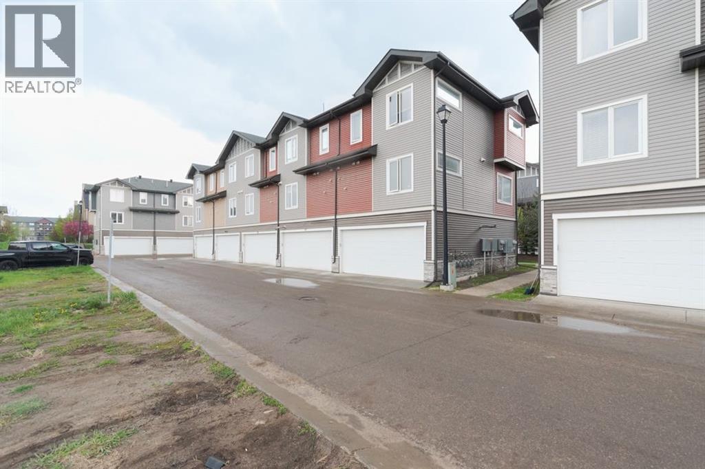 Photo 2 of 26 141 Fontaine Crescent, Fort Mcmurray AB