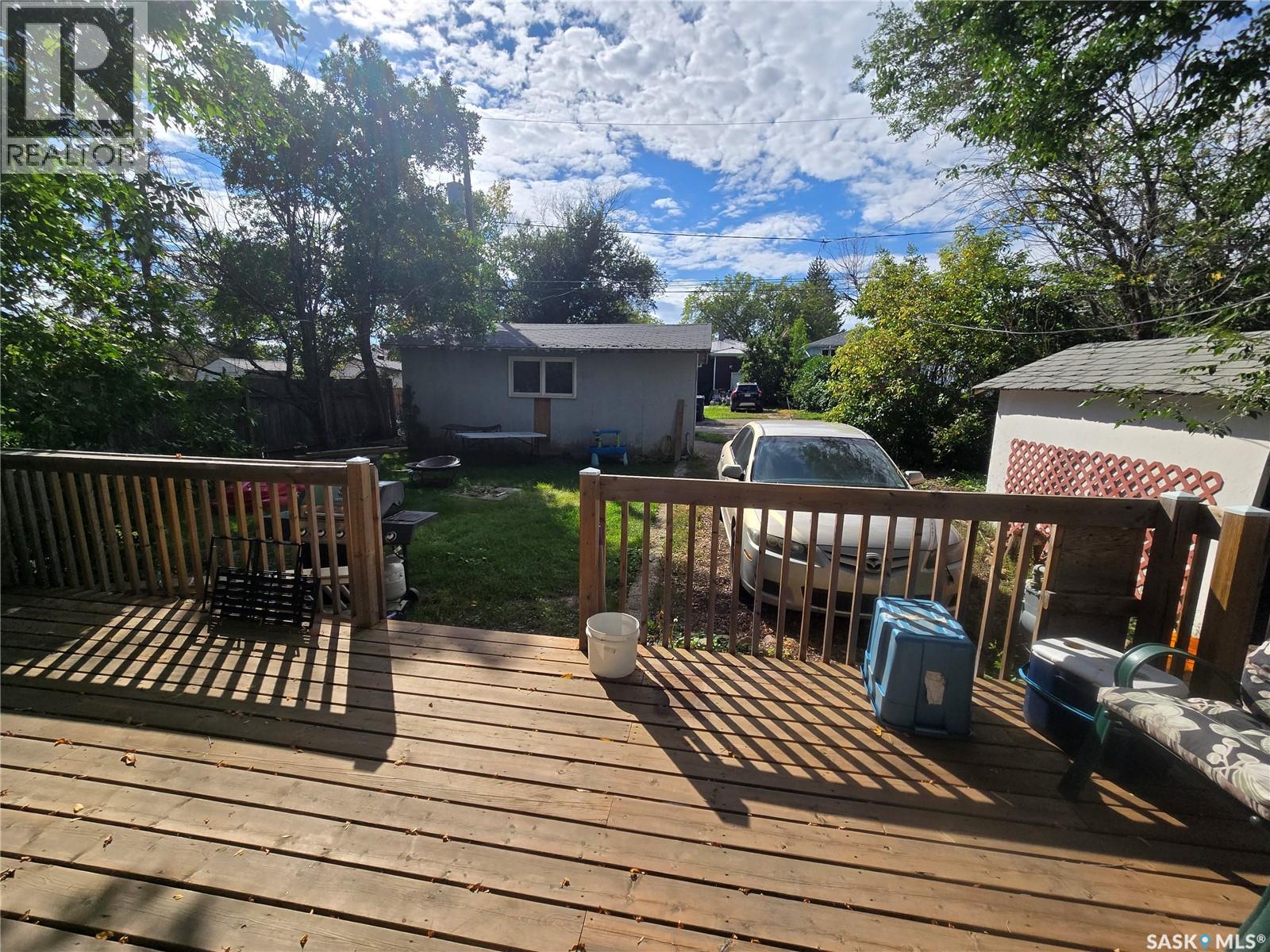 Photo 11 of 428 7th Avenue Nw, Swift Current SK