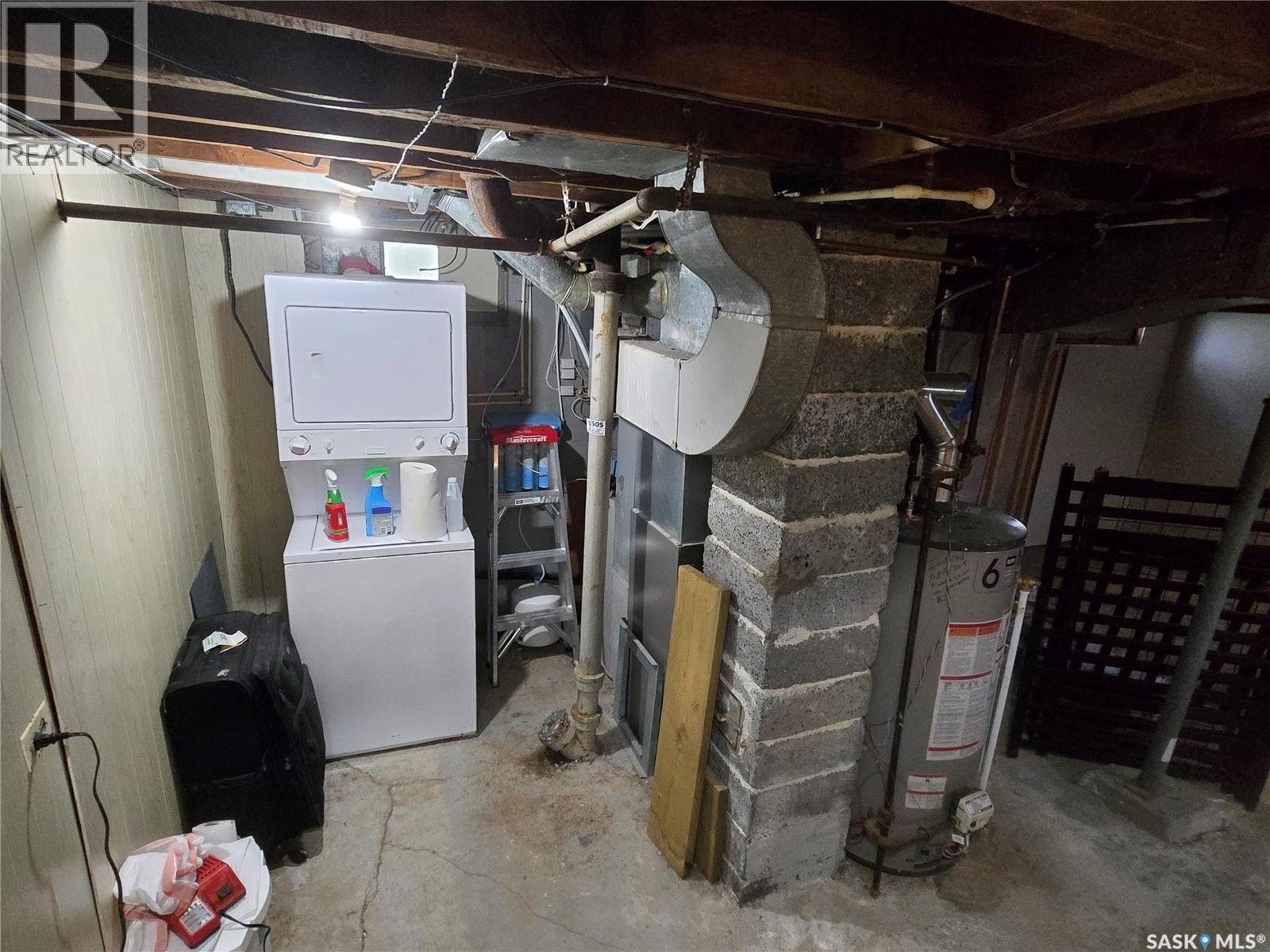 Photo 17 of 428 7th Avenue Nw, Swift Current SK