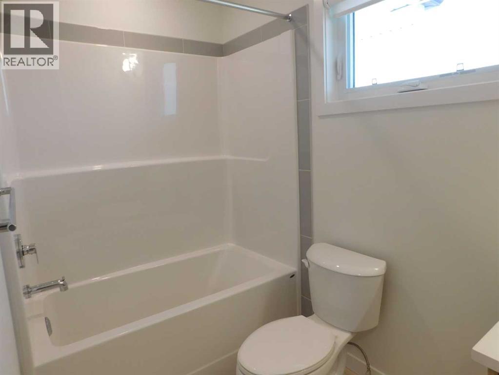 Photo 12 of 233 857 Belmont Drive Sw, Calgary AB