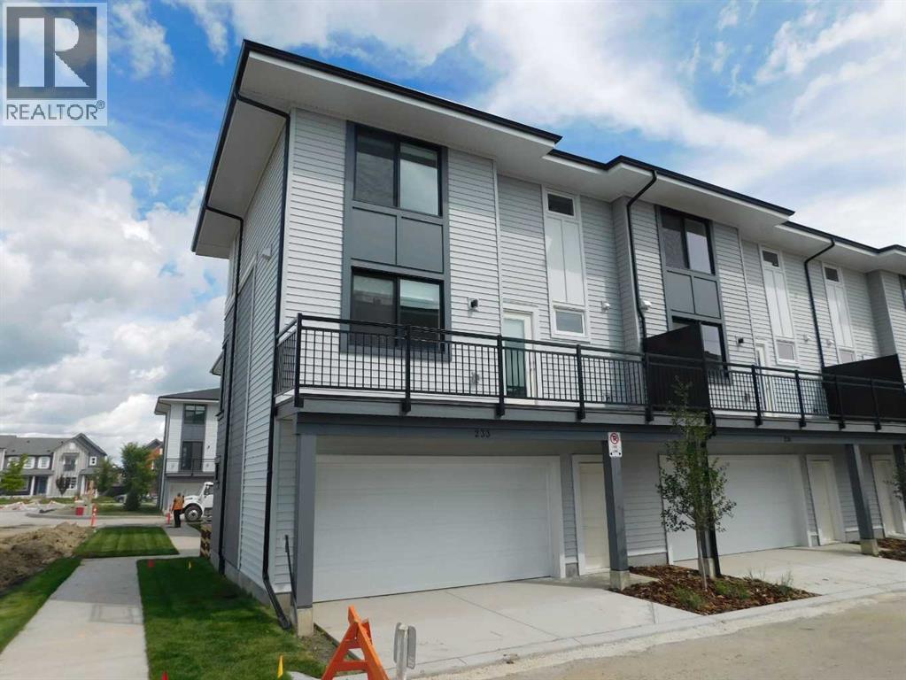 Photo 3 of 233 857 Belmont Drive Sw, Calgary AB
