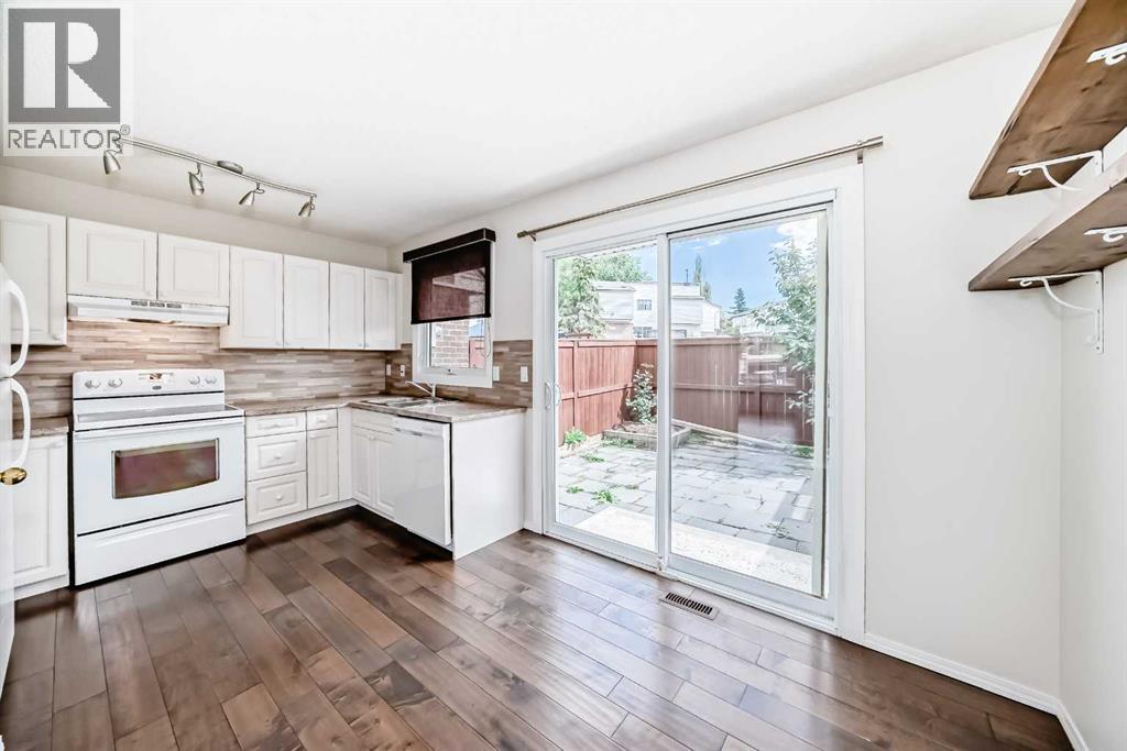 Photo 6 of 22 3620 51 Street Sw, Calgary AB