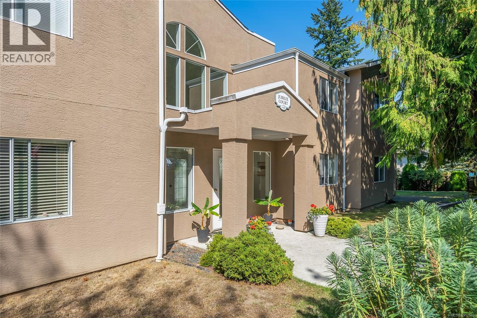 Photo 10 of 9 141 Sixth Ave, Qualicum Beach BC