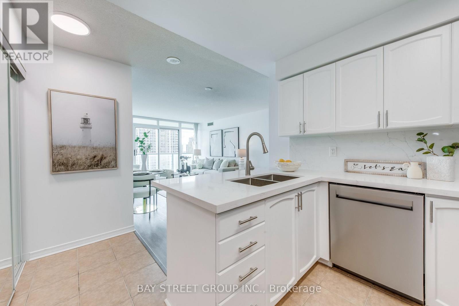 Photo 3 of 1905 5500 Yonge Street, Toronto ON