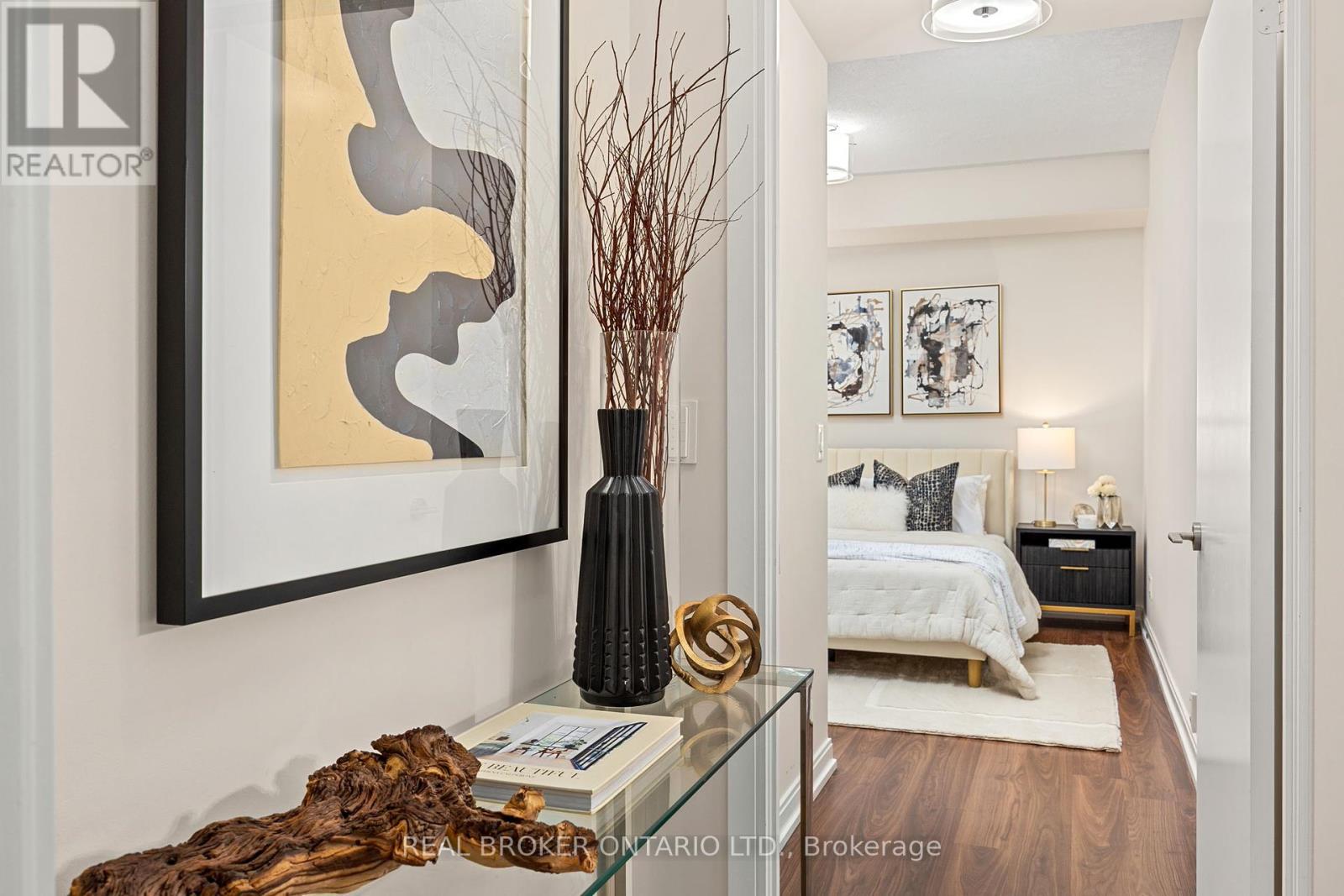 Photo 12 of 119 181 Village Green Square, Toronto ON