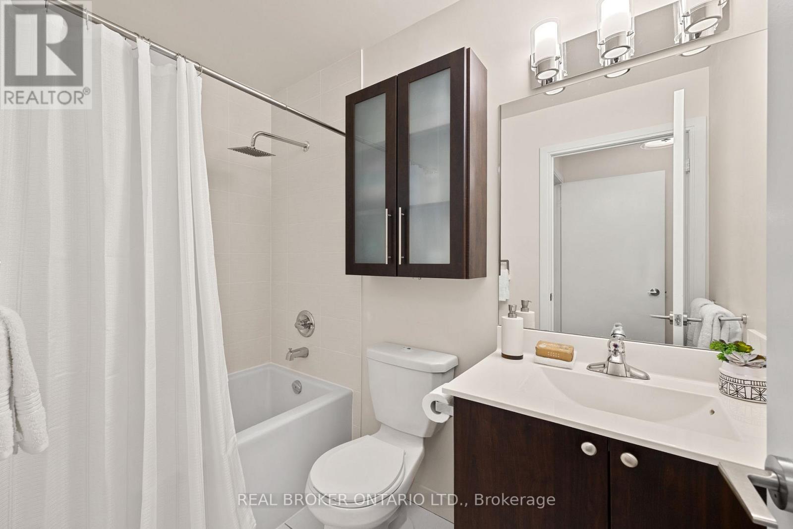 Photo 16 of 119 181 Village Green Square, Toronto ON