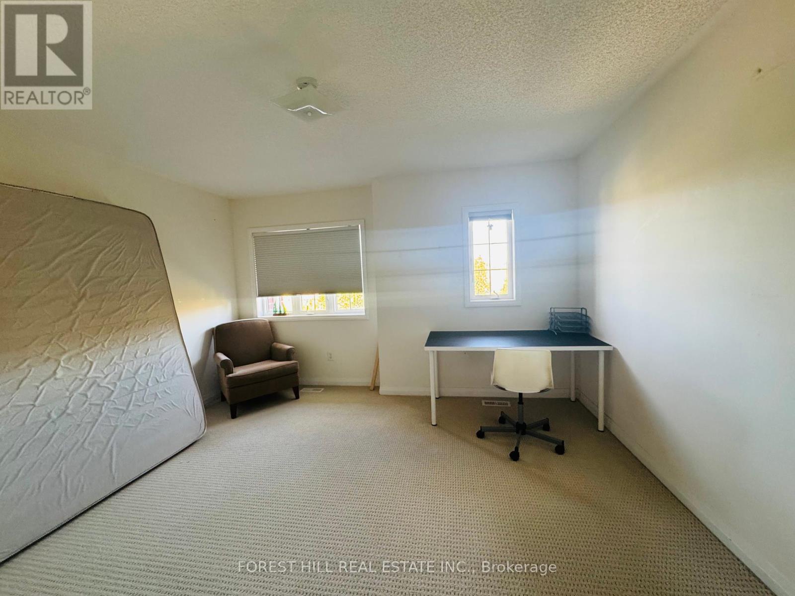 Photo 3 of 5 80 Bell Estate Road, Toronto ON