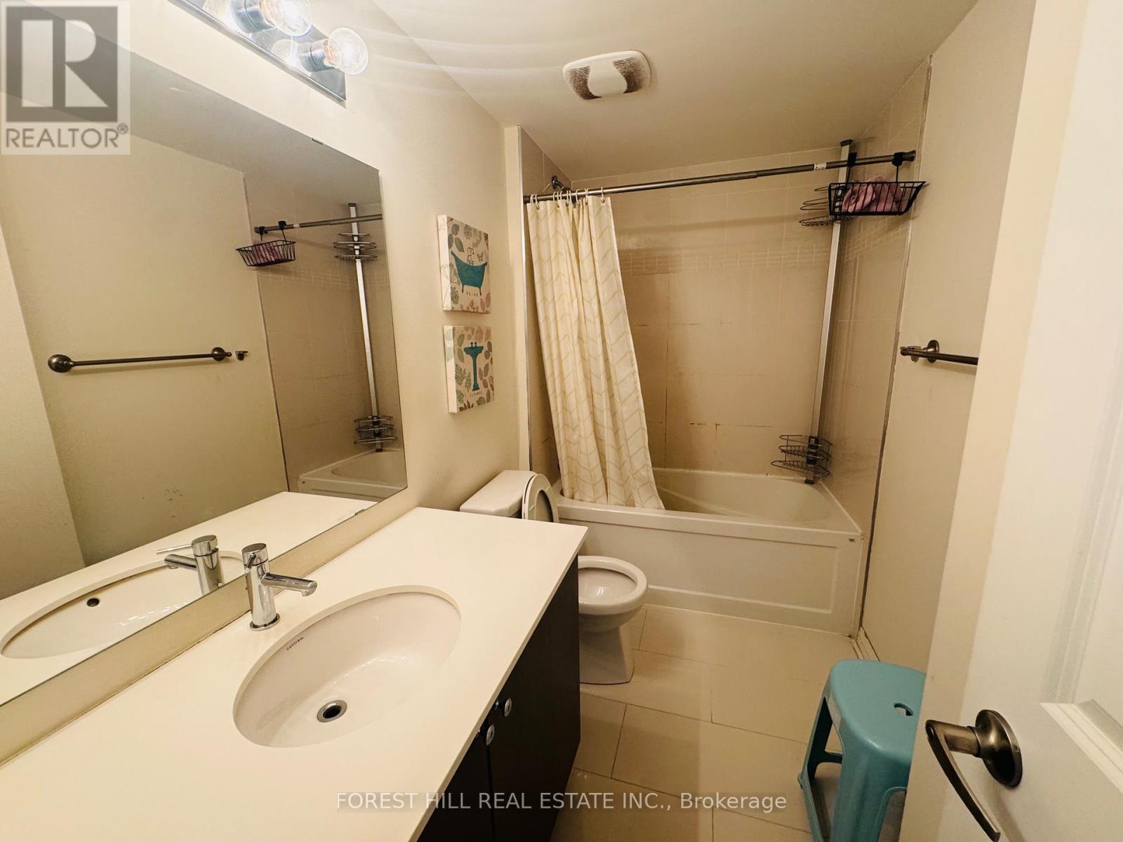 Photo 5 of 5 80 Bell Estate Road, Toronto ON