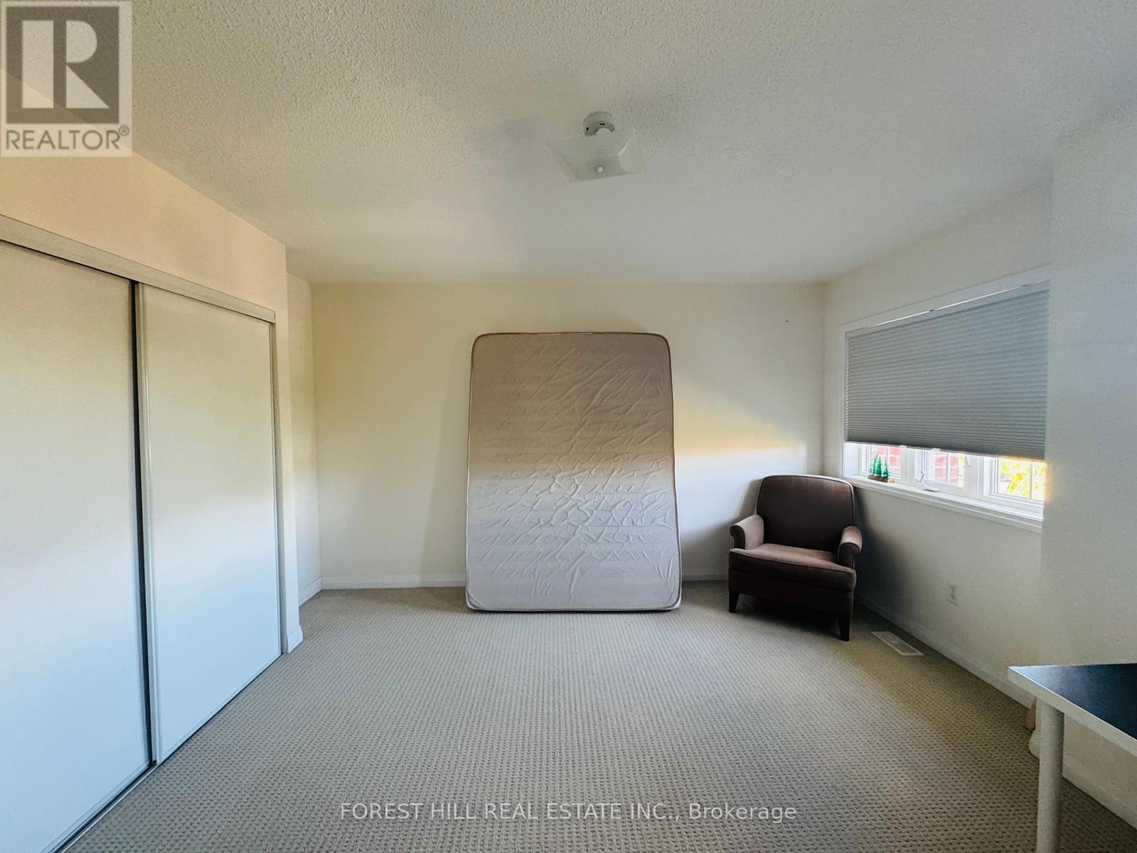 Photo 6 of 5 80 Bell Estate Road, Toronto ON