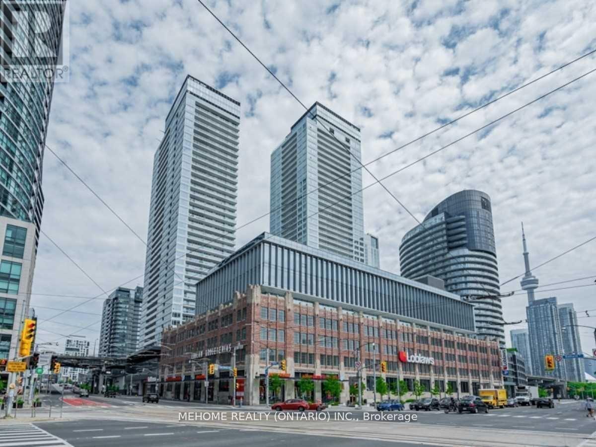 Photo 1 of 3706 17 Bathurst Street, Toronto ON