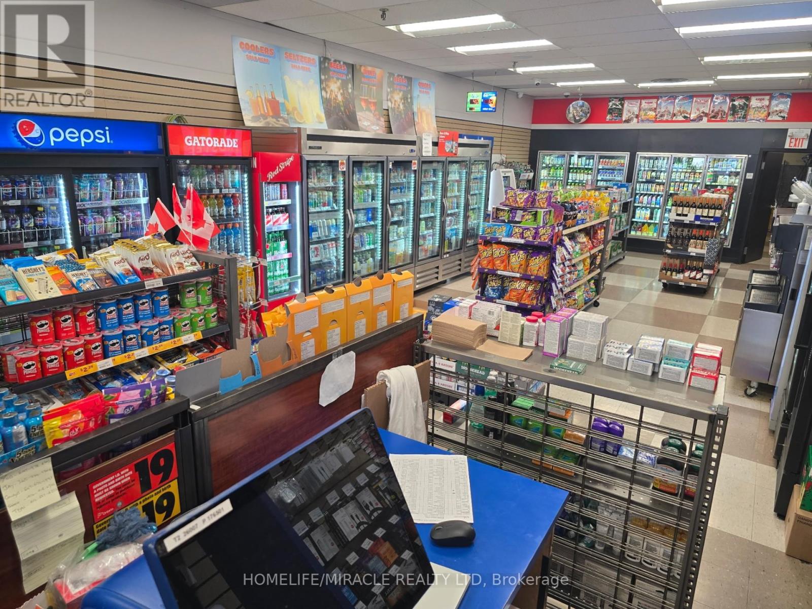 Photo 8 of 4141 Dixie Road, Mississauga ON