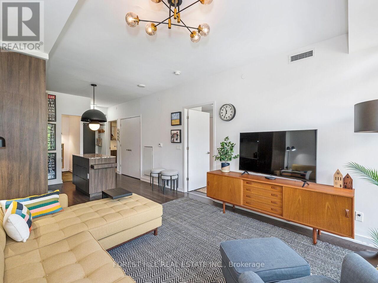 Photo 14 of 406 1990 Bloor Street W, Toronto ON