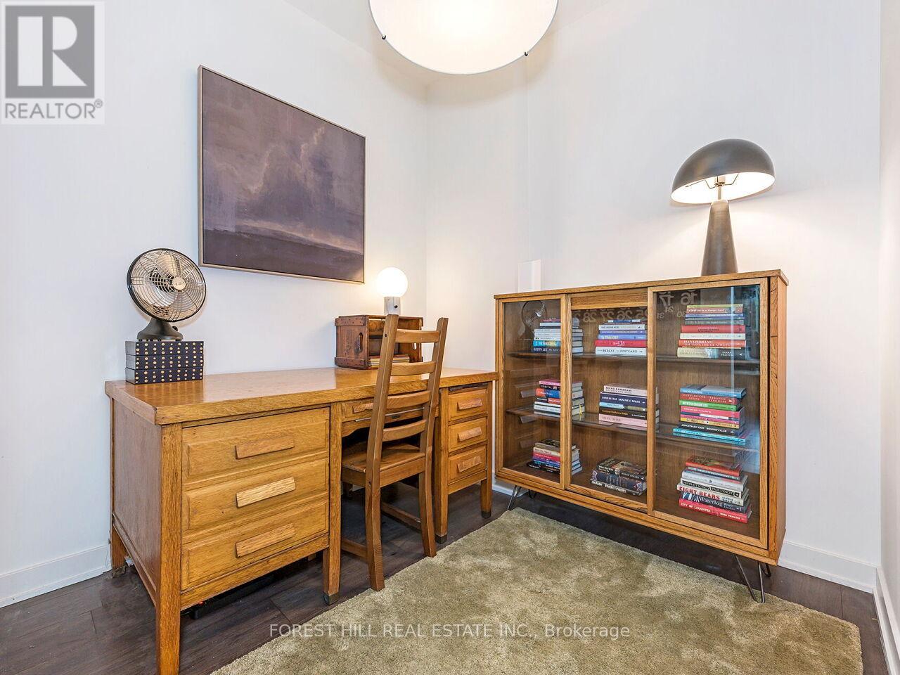 Photo 18 of 406 1990 Bloor Street W, Toronto ON