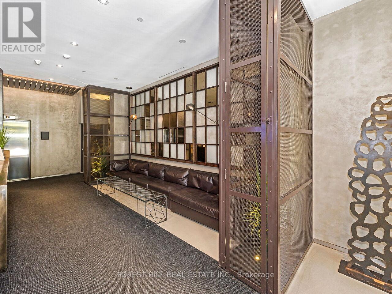 Photo 23 of 406 1990 Bloor Street W, Toronto ON