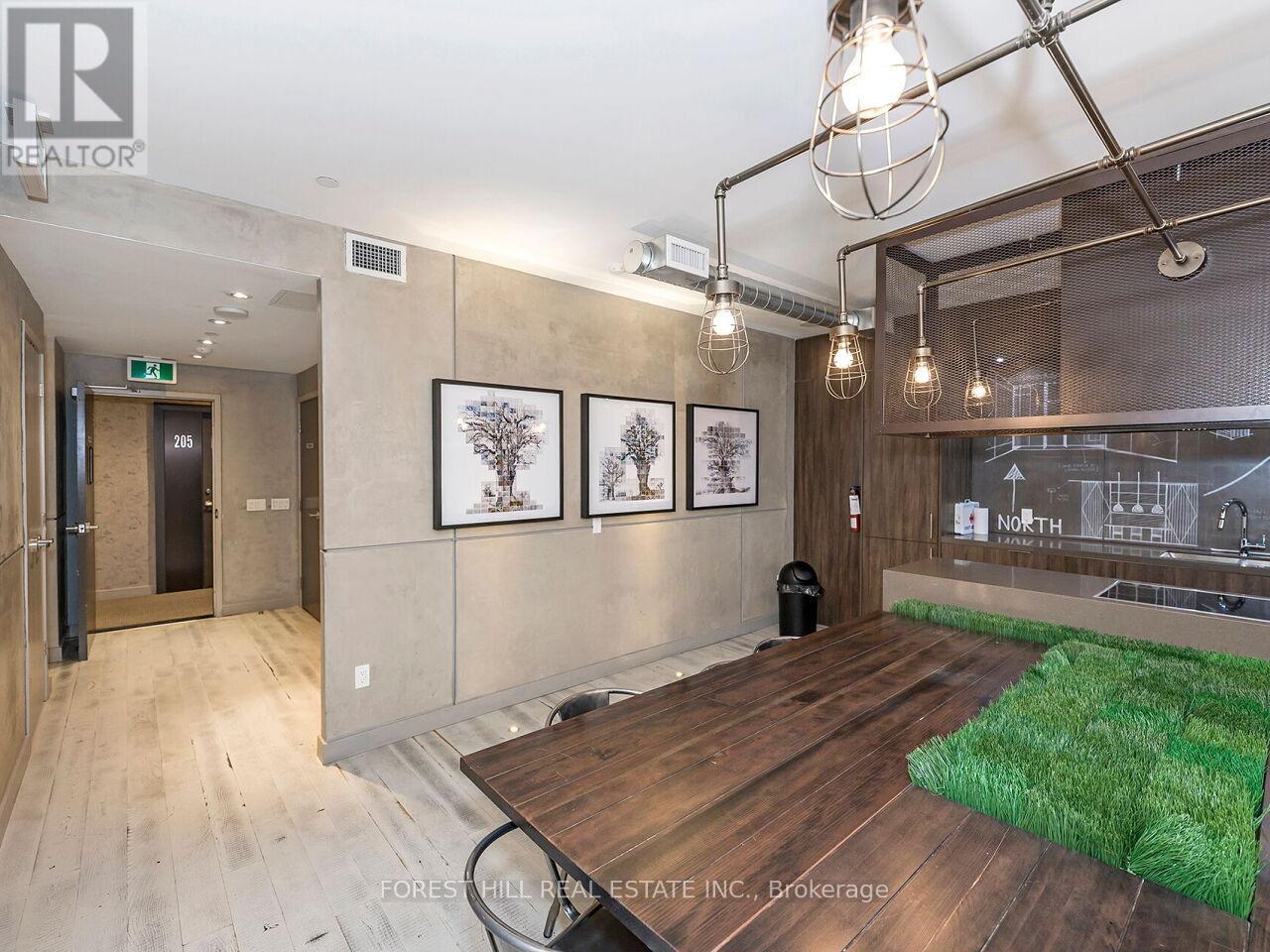 Photo 26 of 406 1990 Bloor Street W, Toronto ON