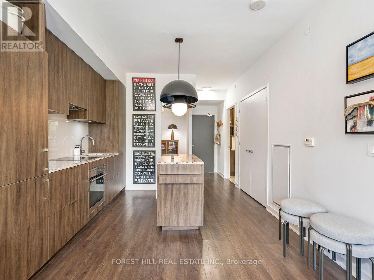 Photo 6 of 406 1990 Bloor Street W, Toronto ON