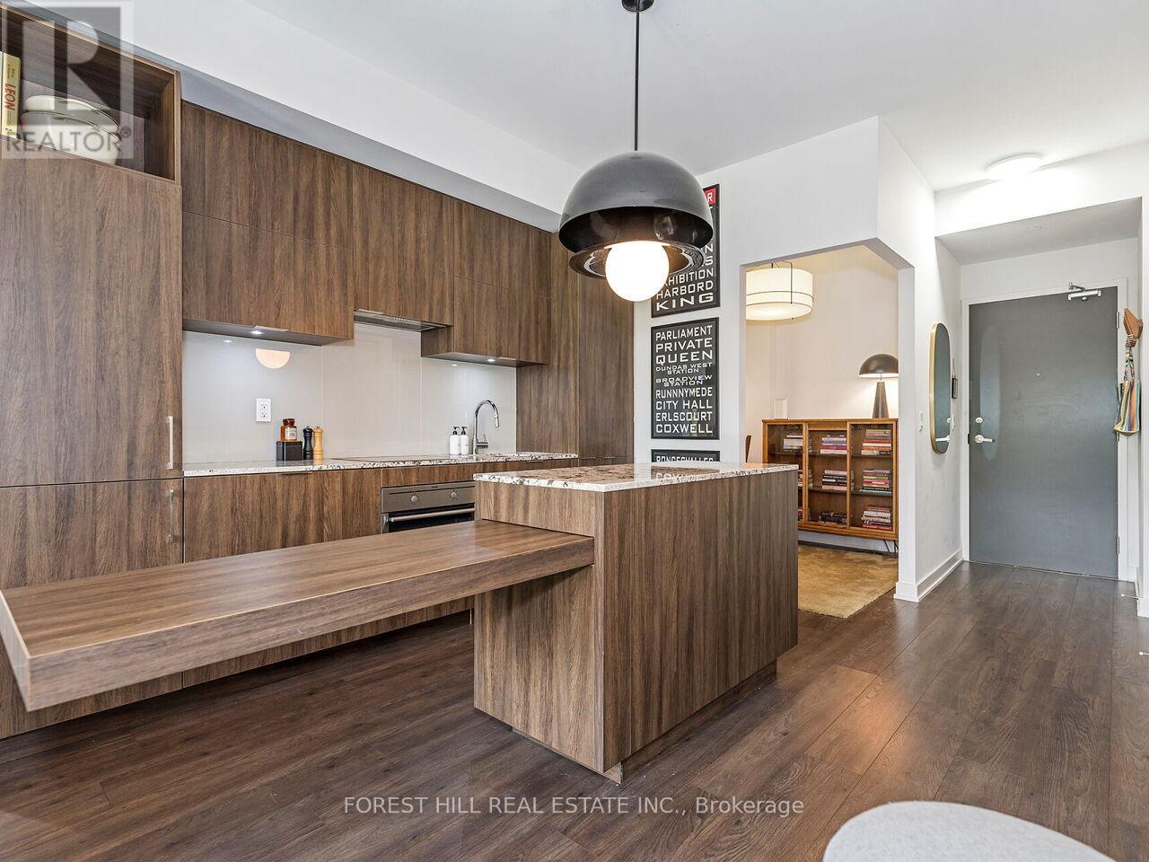 Photo 9 of 406 1990 Bloor Street W, Toronto ON