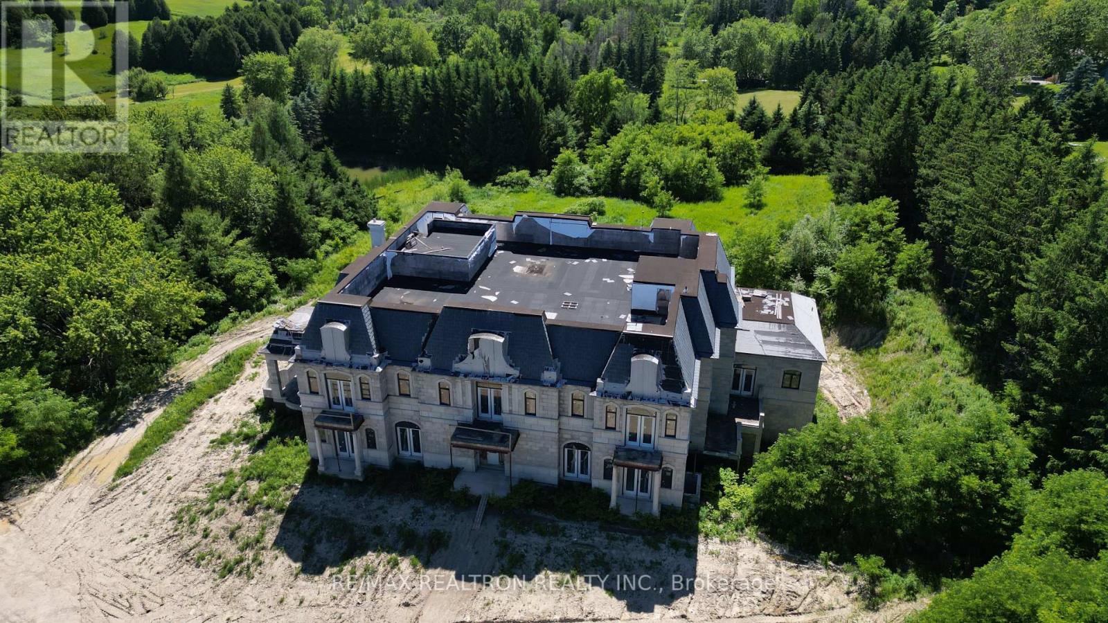 Photo 17 of 15230 Keele Street, King ON