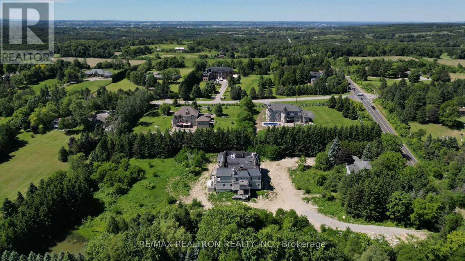 Photo 4 of 15230 Keele Street, King ON