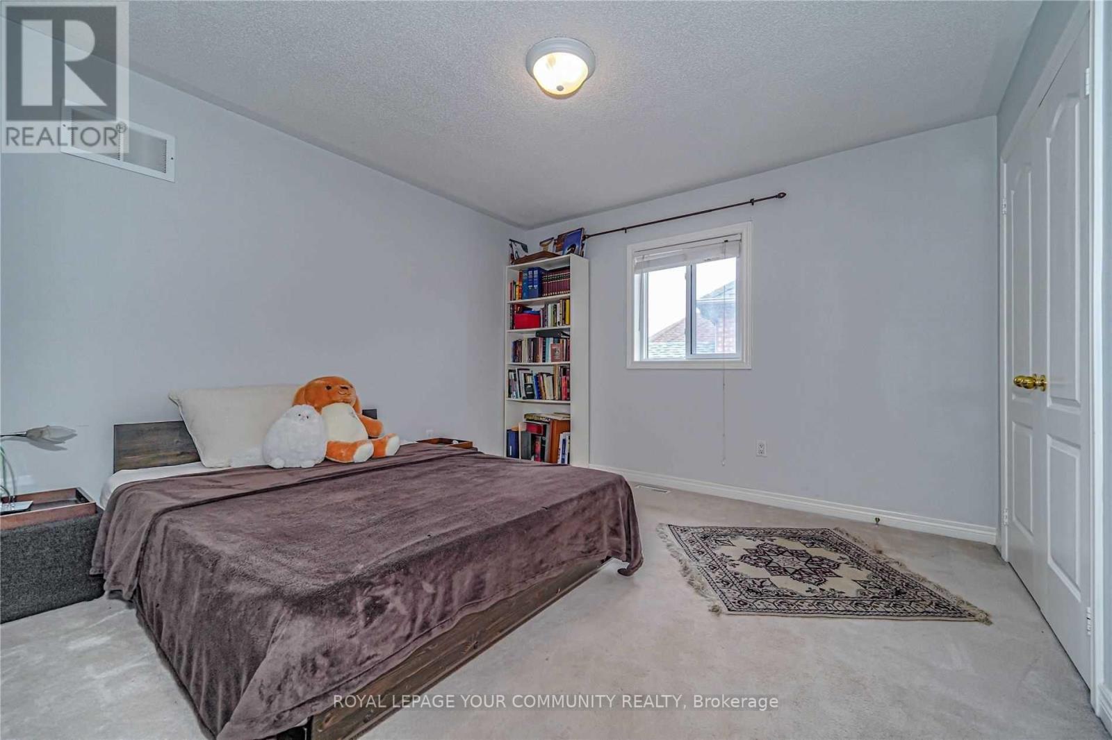 Photo 13 of 106 Snowy Meadow Avenue, Richmond Hill ON