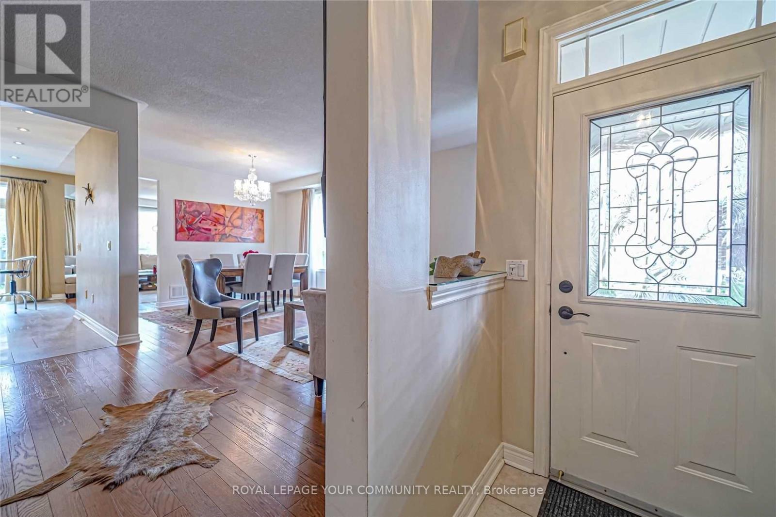 Photo 3 of 106 Snowy Meadow Avenue, Richmond Hill ON