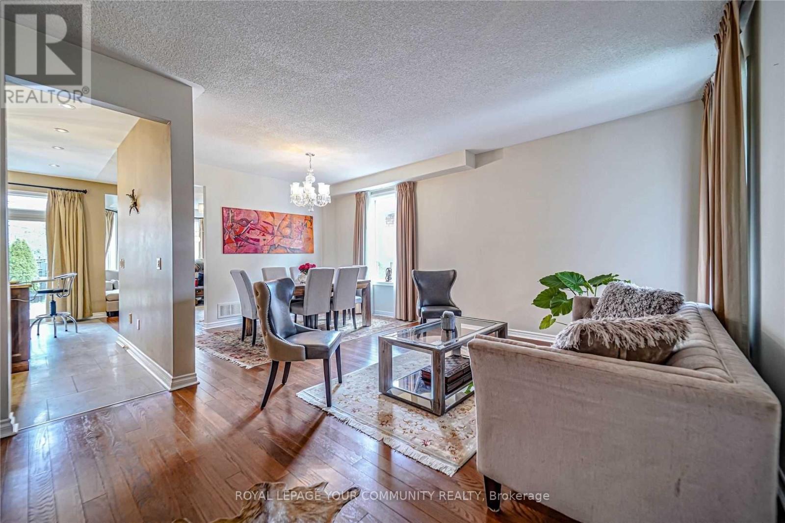Photo 4 of 106 Snowy Meadow Avenue, Richmond Hill ON