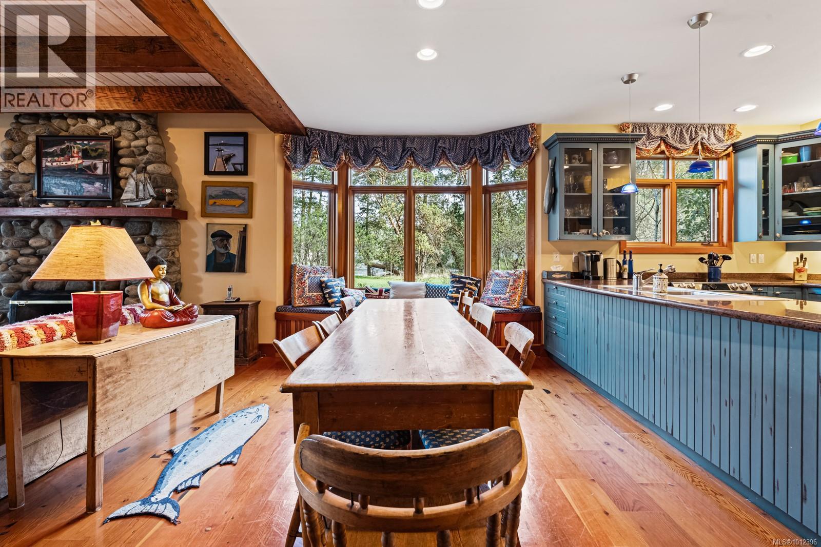 675 Towner Park Rd, North Saanich