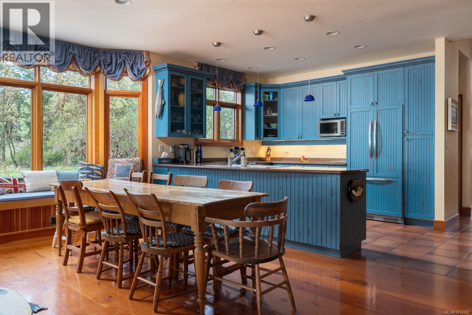 675 Towner Park Rd, North Saanich