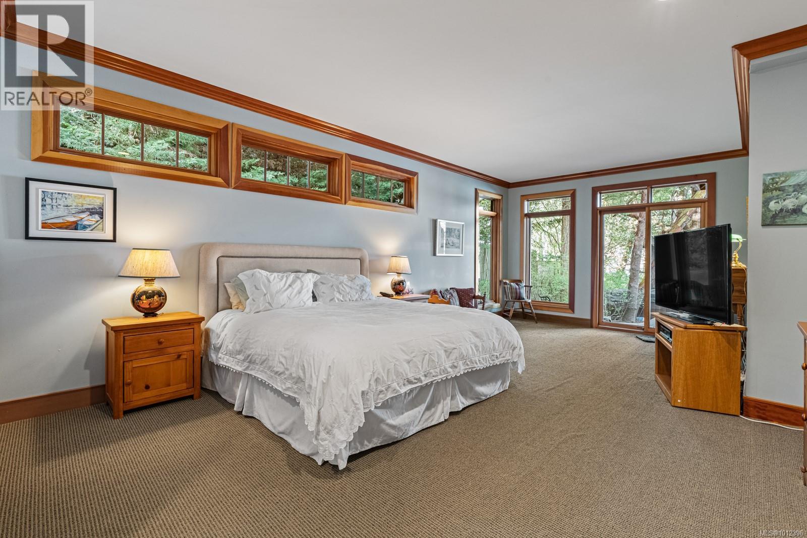 675 Towner Park Rd, North Saanich