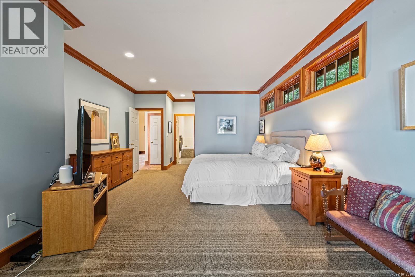 675 Towner Park Rd, North Saanich