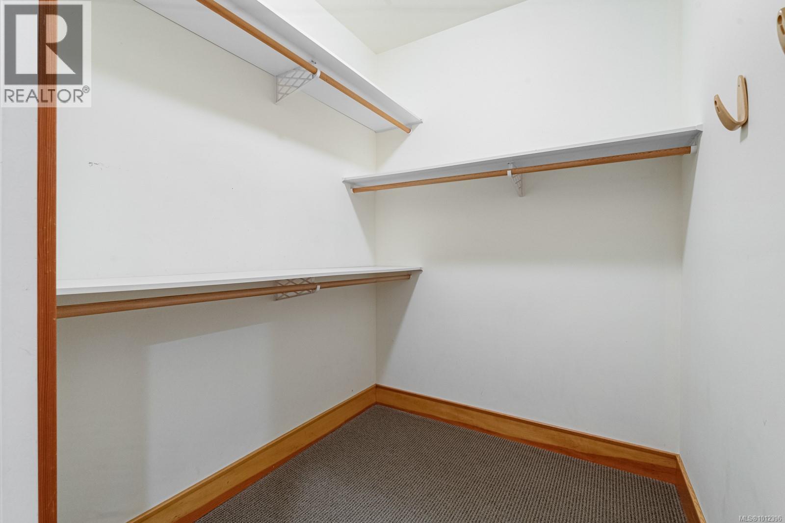 675 Towner Park Rd, North Saanich