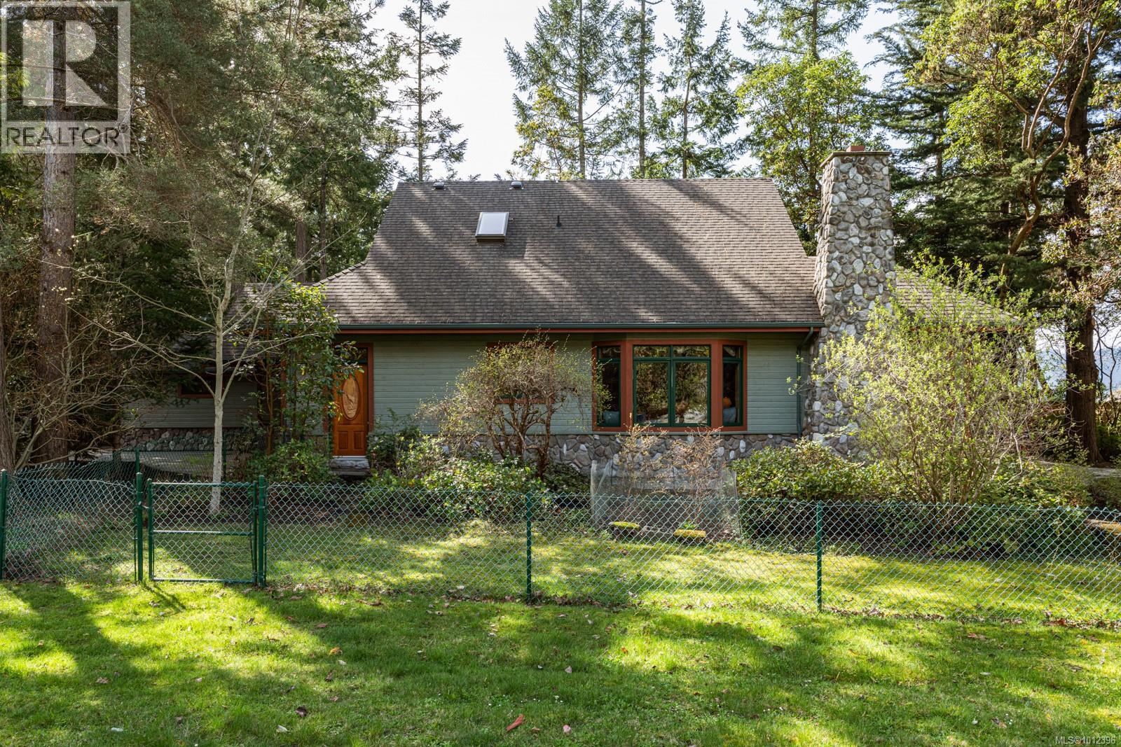 675 Towner Park Rd, North Saanich