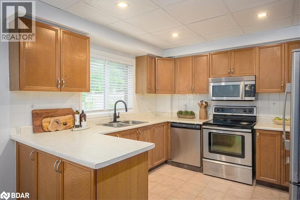 Photo 31 of 22 River Ridge Road, Barrie ON