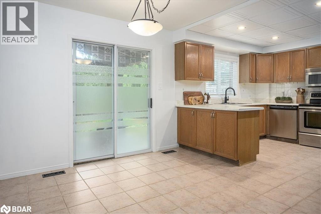Photo 28 of 22 River Ridge Road, Barrie ON