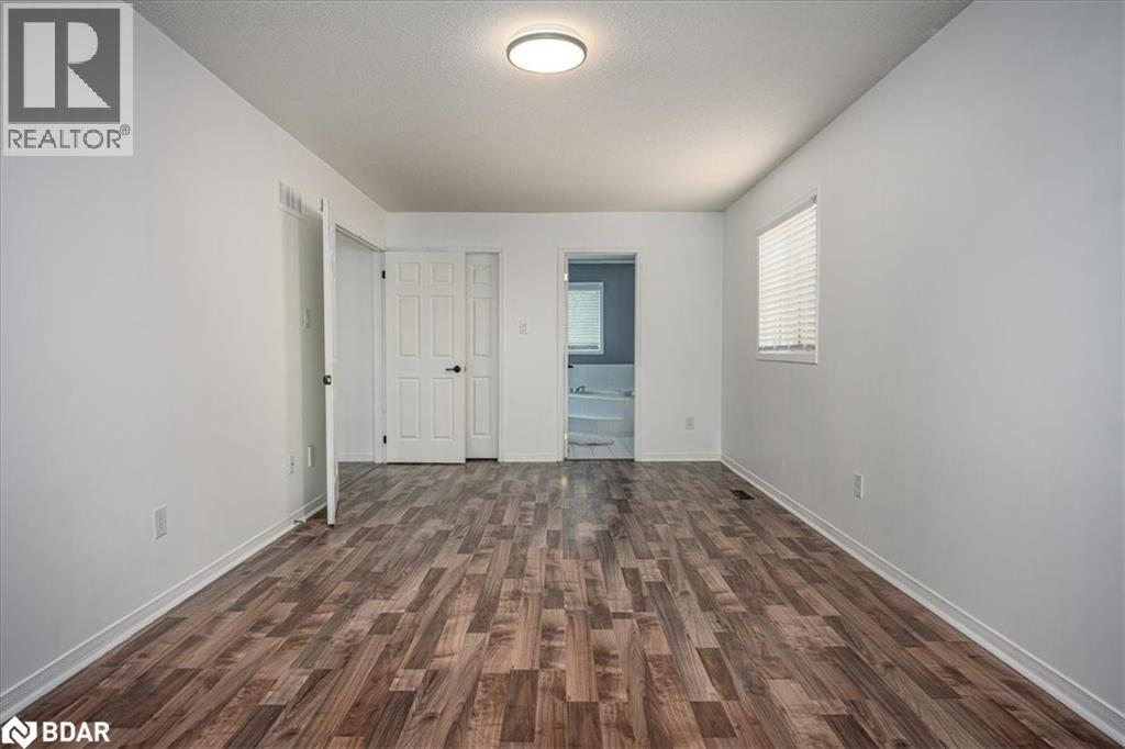 Photo 32 of 22 River Ridge Road, Barrie ON