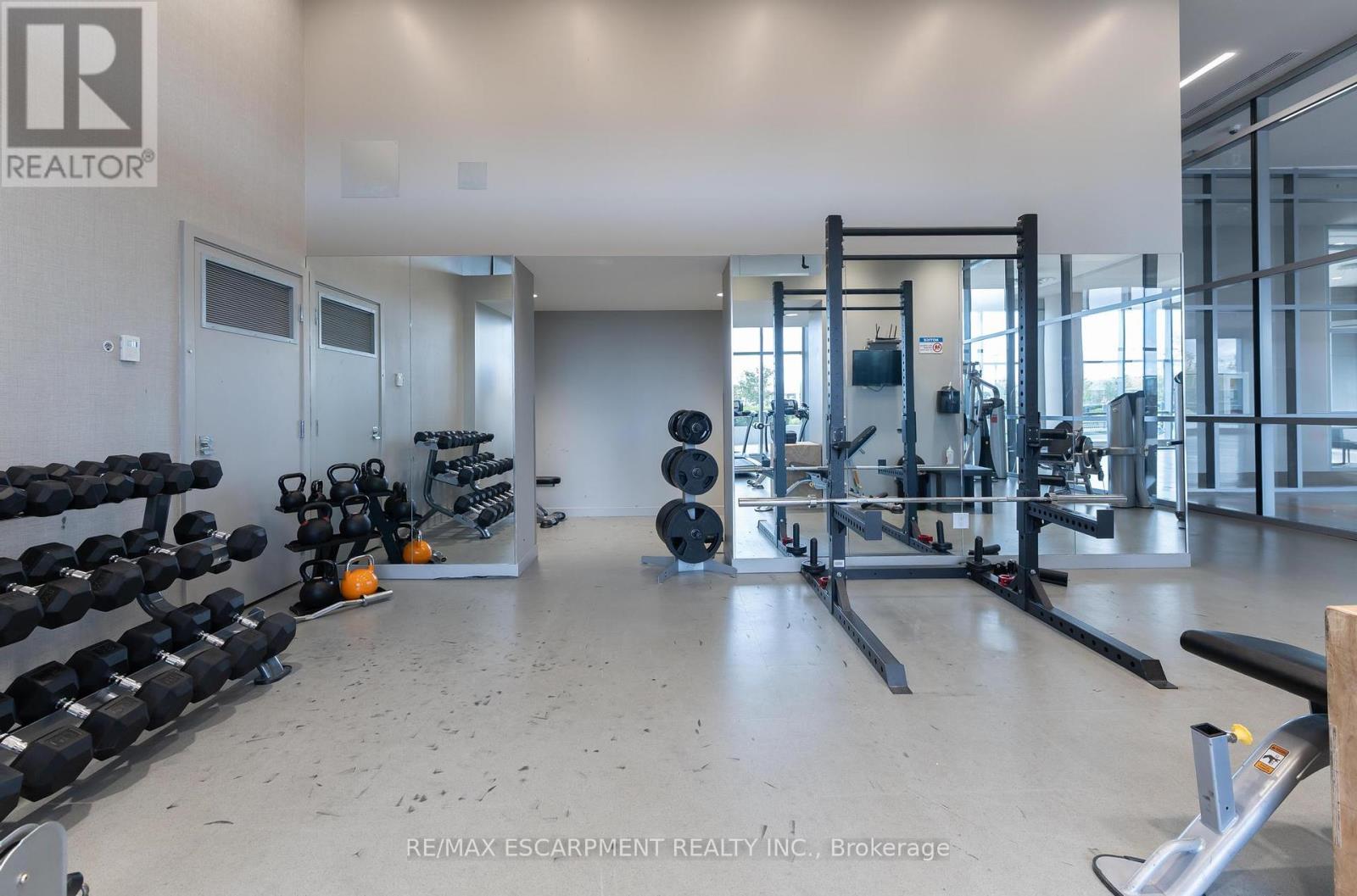 Photo 10 of 504 2087 Fairview Street, Burlington ON