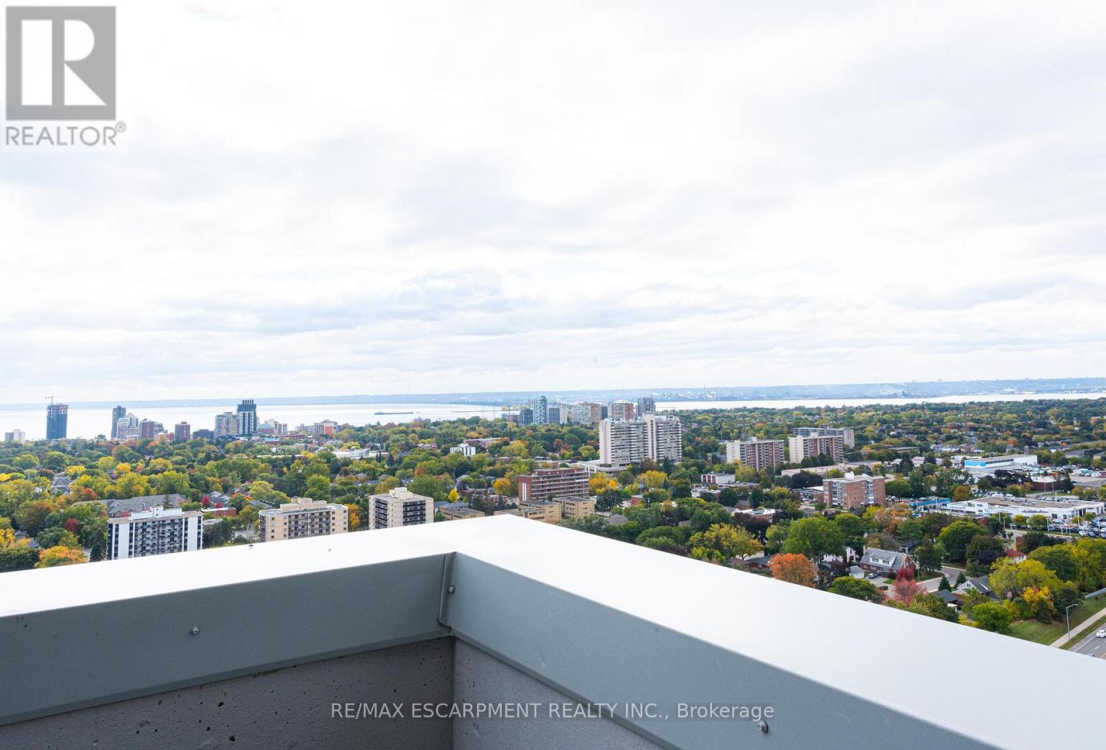 Photo 18 of 504 2087 Fairview Street, Burlington ON
