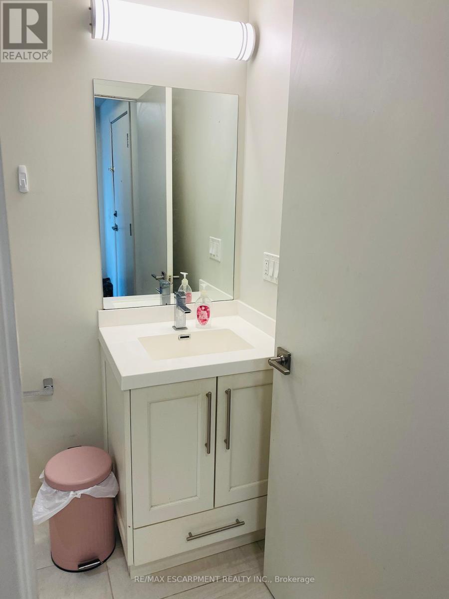 Photo 27 of 504 2087 Fairview Street, Burlington ON