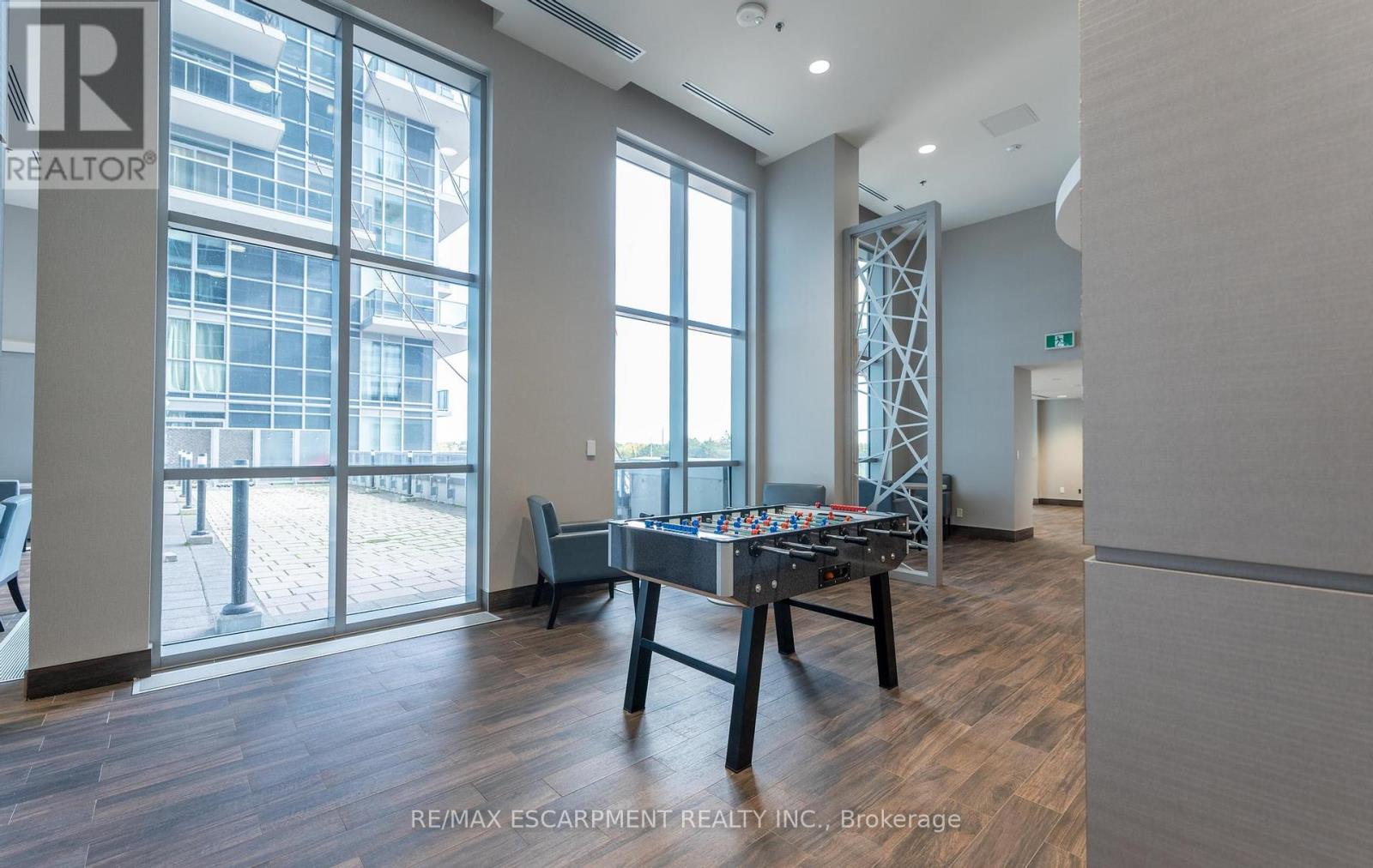 Photo 6 of 504 2087 Fairview Street, Burlington ON