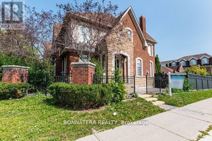Photo 1 of 4991 Middlesex Gate, Mississauga ON