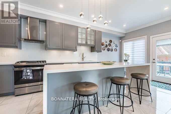 Photo 16 of 4991 Middlesex Gate, Mississauga ON