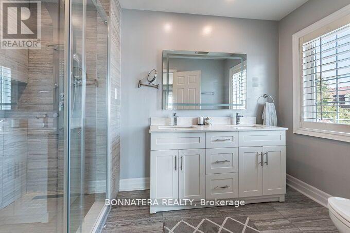 Photo 28 of 4991 Middlesex Gate, Mississauga ON