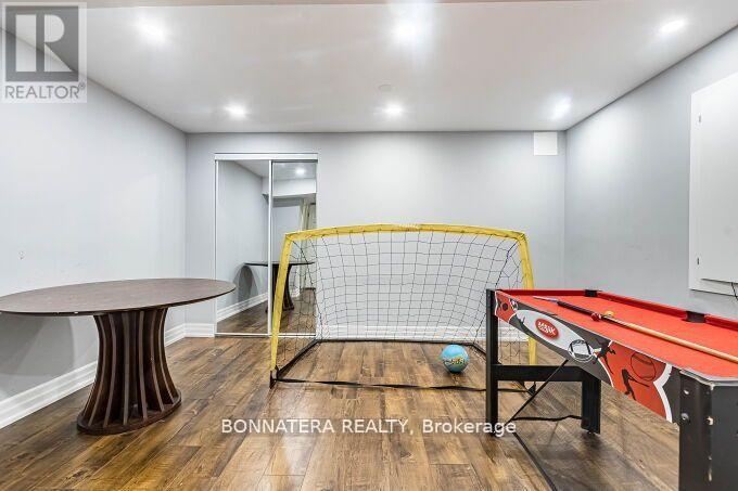 Photo 36 of 4991 Middlesex Gate, Mississauga ON