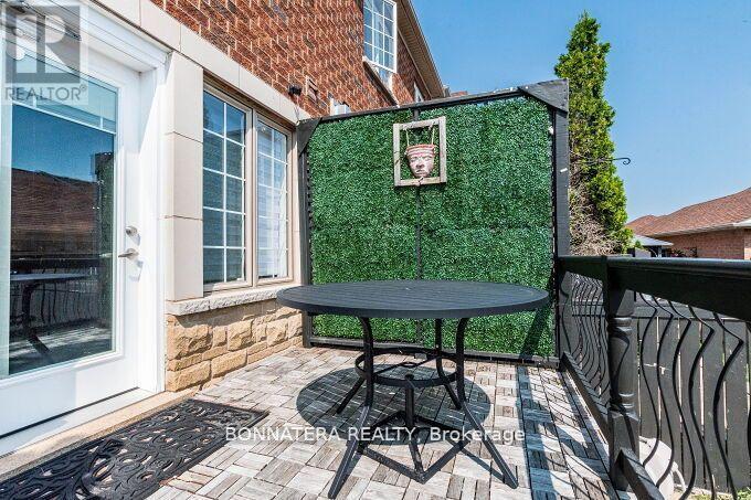 Photo 39 of 4991 Middlesex Gate, Mississauga ON