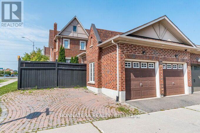 Photo 6 of 4991 Middlesex Gate, Mississauga ON