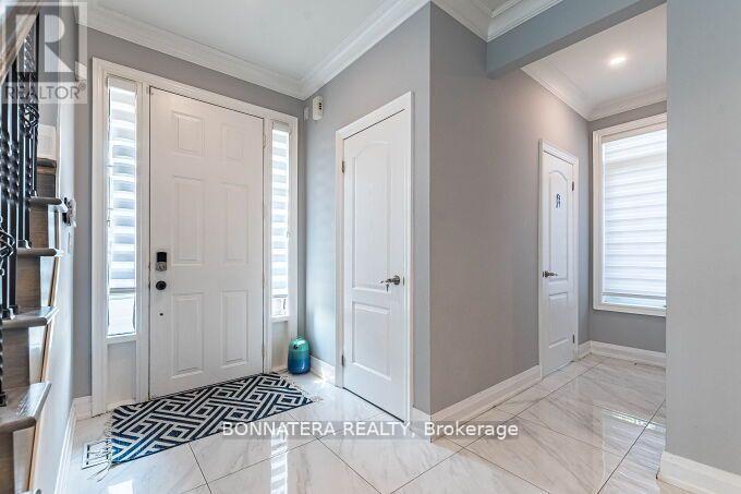Photo 9 of 4991 Middlesex Gate, Mississauga ON