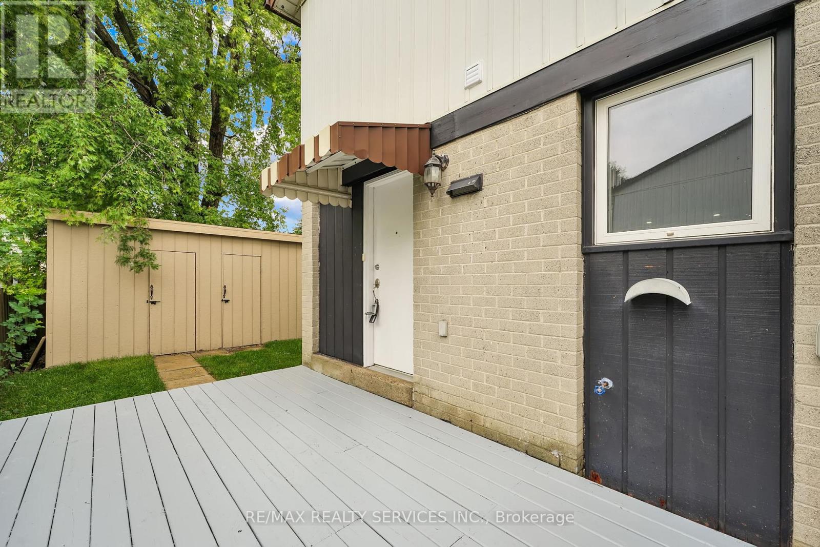 Photo 2 of 29 Hector Court, Brampton ON