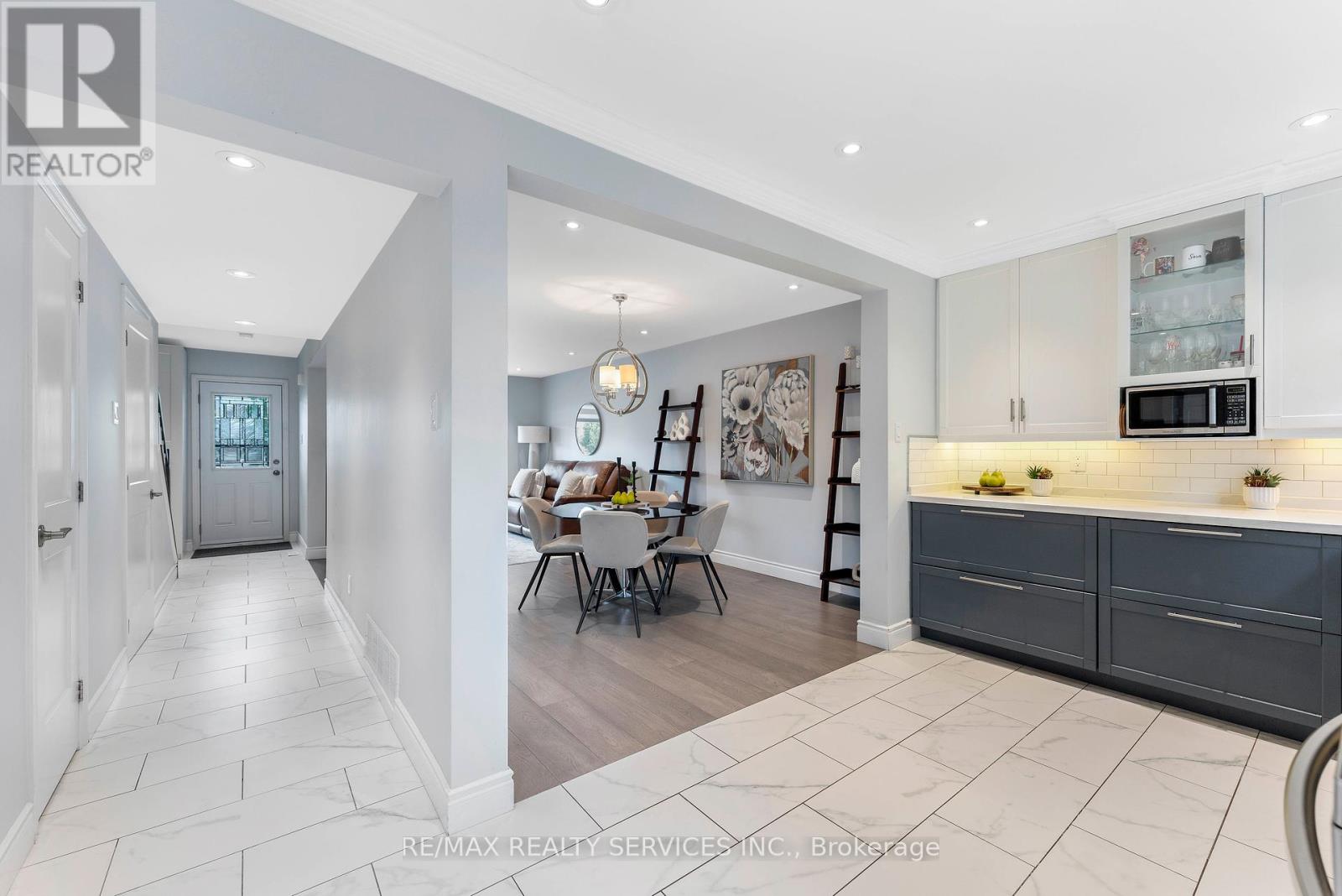 Photo 14 of 94 94 Guildford Crescent, Brampton ON