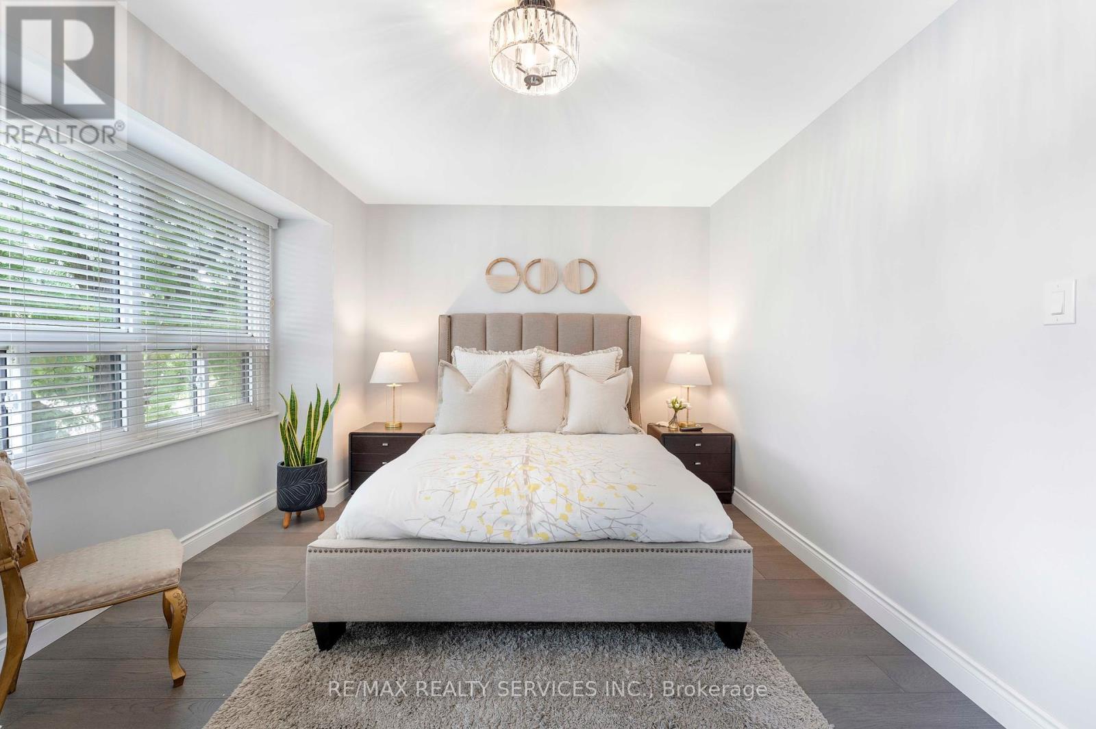 Photo 20 of 94 94 Guildford Crescent, Brampton ON